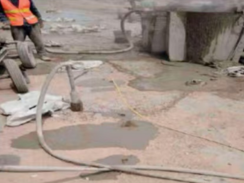 立山水泥混凝土路面板底注浆技术 路面脱空注浆整治方案