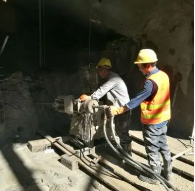 立山水下抗分散灌浆料特点 水下不分散注浆料介绍